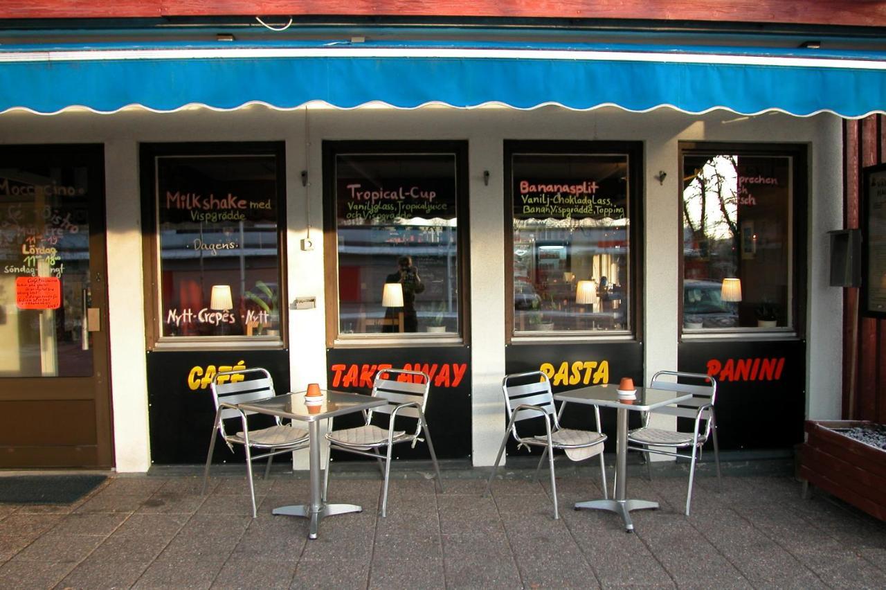 Cafe Bistro Moccacino Bed and Breakfast Ekshärad Exteriör bild